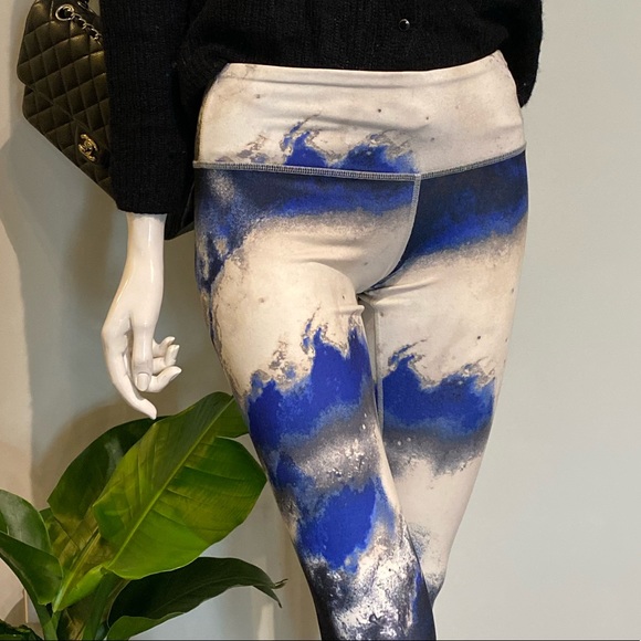 Lululemon leggings - Picture 2 of 4